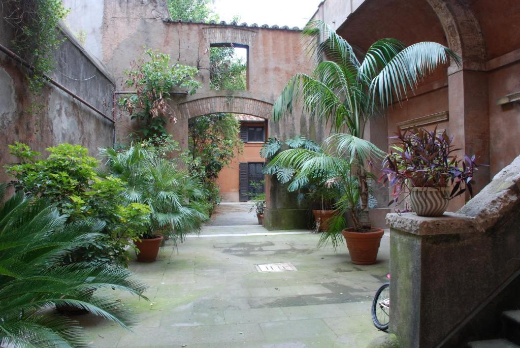 Palazzo Velli — Hotel in Rome
