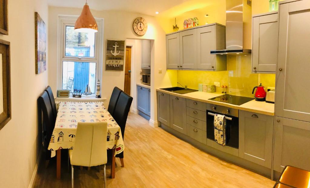 Seascape Cottage, Ventnor photo 4