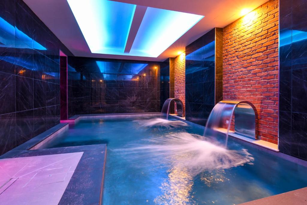 Master Hotel photo