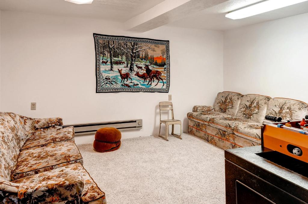 Charming Tropic Home by a Farm Near Bryce Canyon! photo