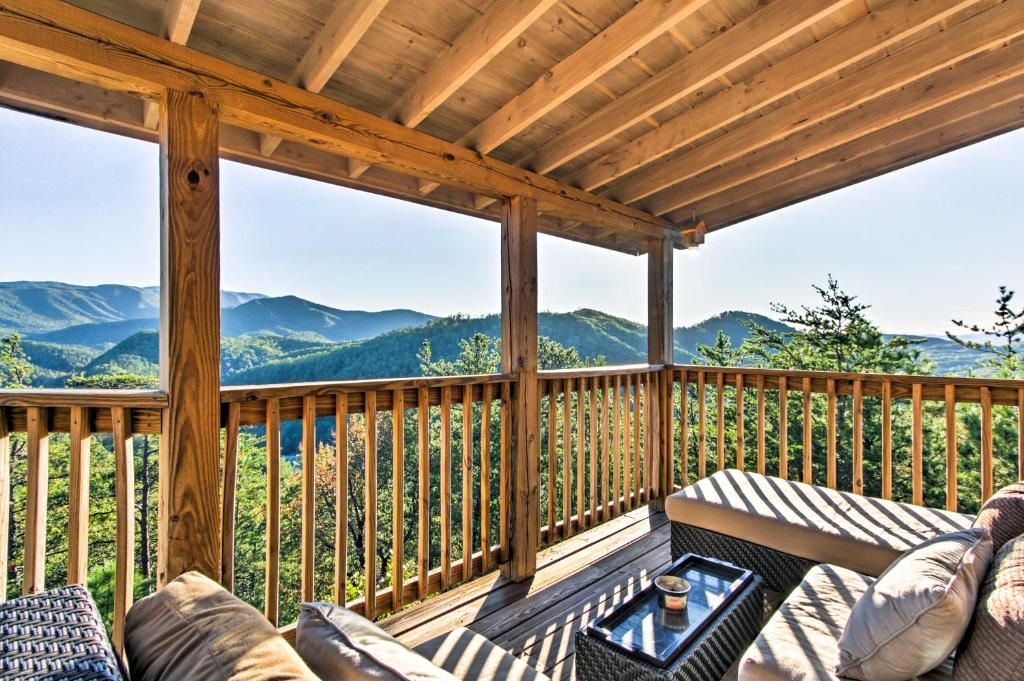 A Grand View - Private Smoky Mtn Family Retreat!