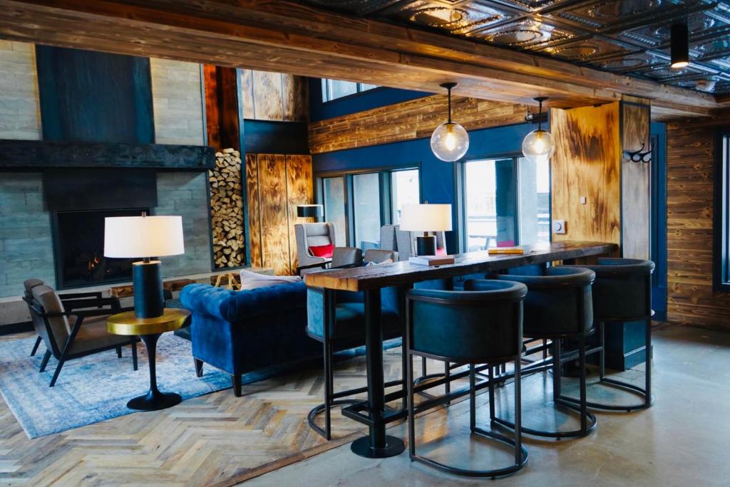 Bar/lounge, Gravity Haus Breckenridge in Breckenridge (CO)
