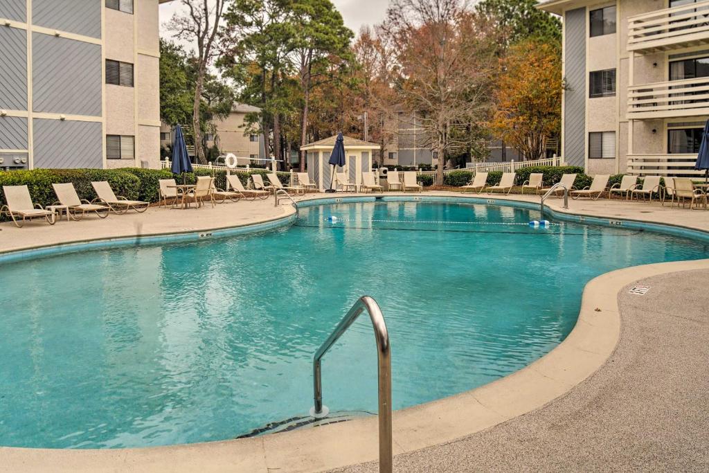 Hilton Head Condo - Walk to Folly Field Beach! photo