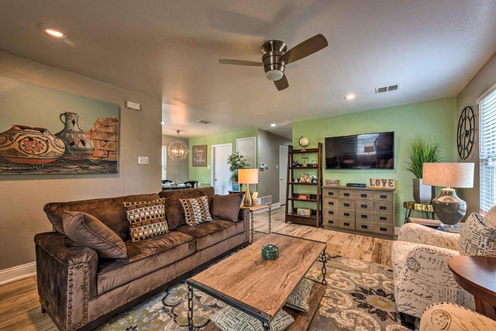 Updated Uptown Dallas House - 2 Miles to Downtown! photo