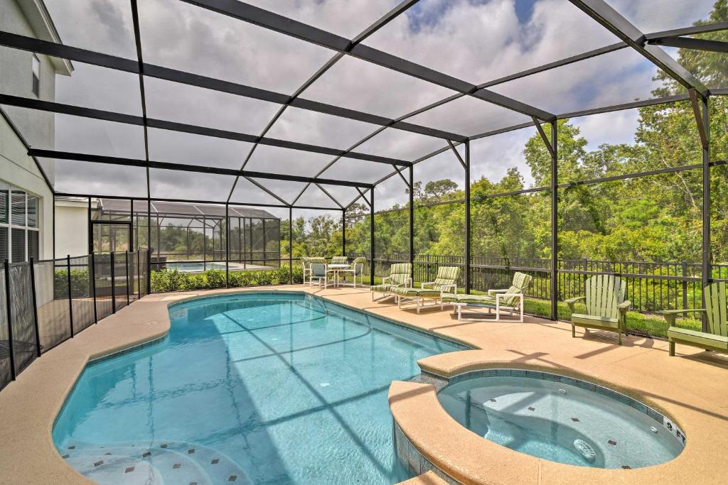 Home with Private Pool and Spa 8 Mi to Disney, Kissimmee