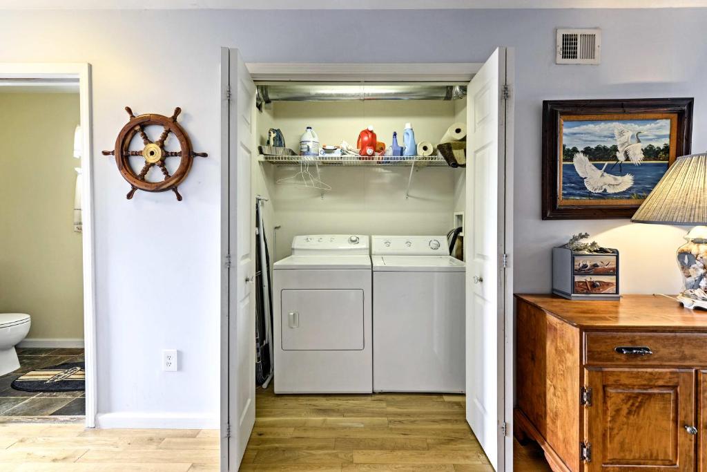 New Jersey Home - Deck, Grill and Walkable to Beach!