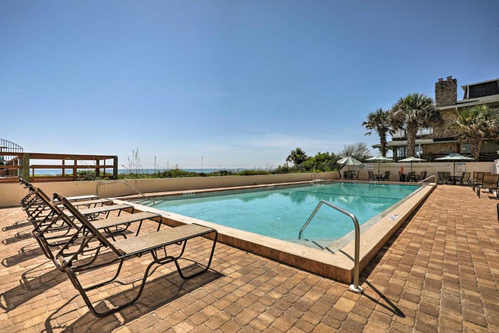 Ocean-View St Augustine Studio with Pool Access!, St. Augustine