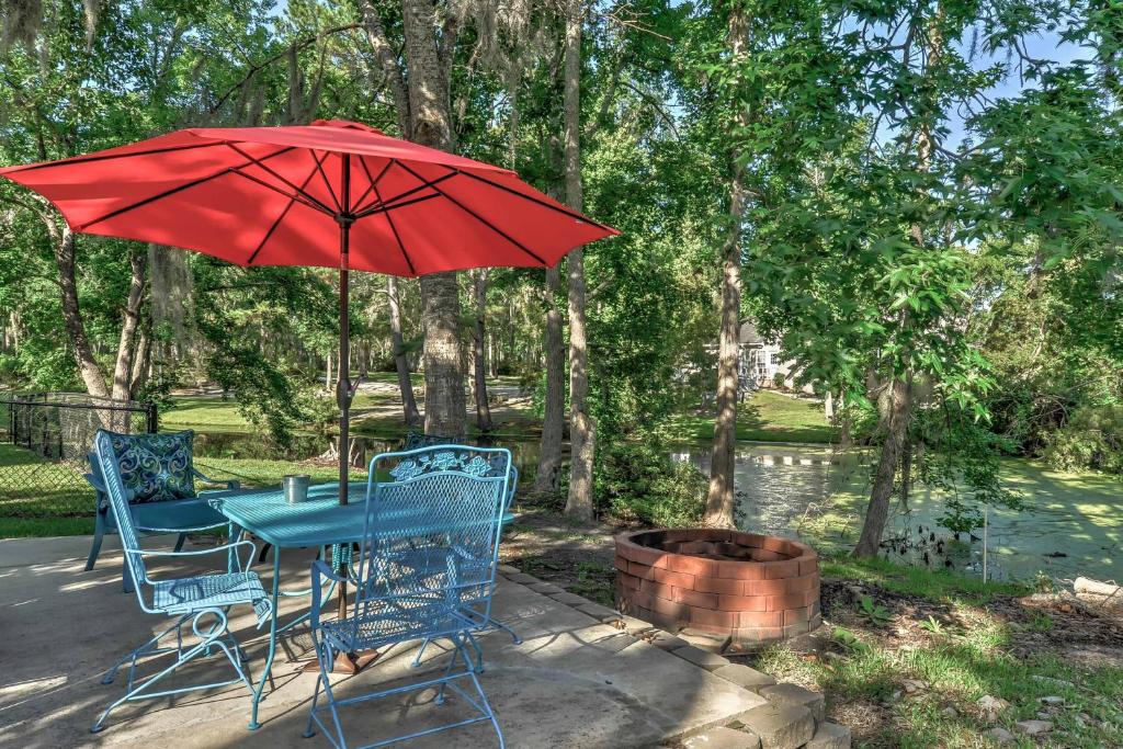 Midway House by Sunbury Channel - Walk to Marina!, Fancy Hall