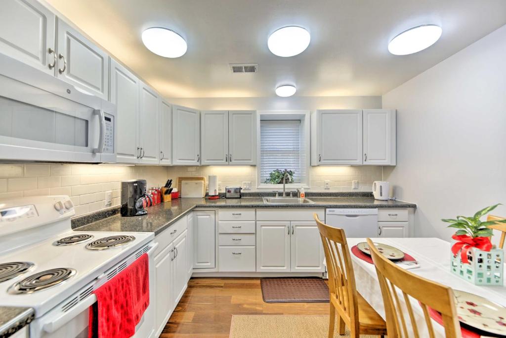 Charming Historic Condo - Walk to Downtown and UW 전경