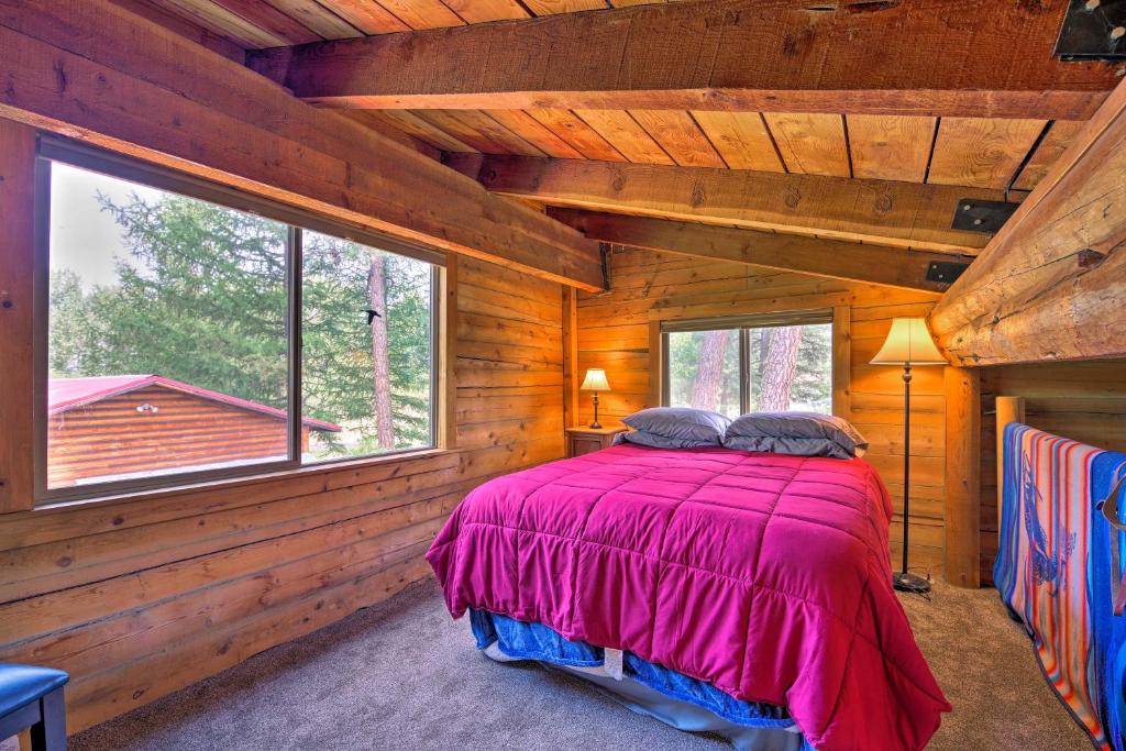 NEW! Rustic Idaho Cabin Near Payette Nat’l Forest!