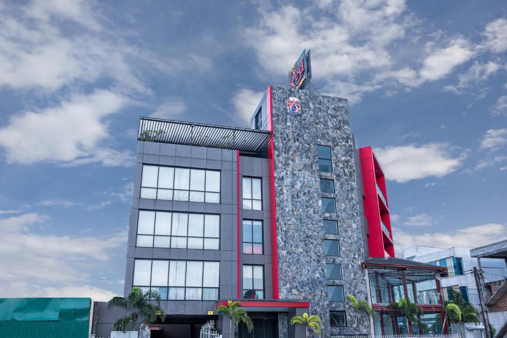 Earl's Red Colombo, Colombo