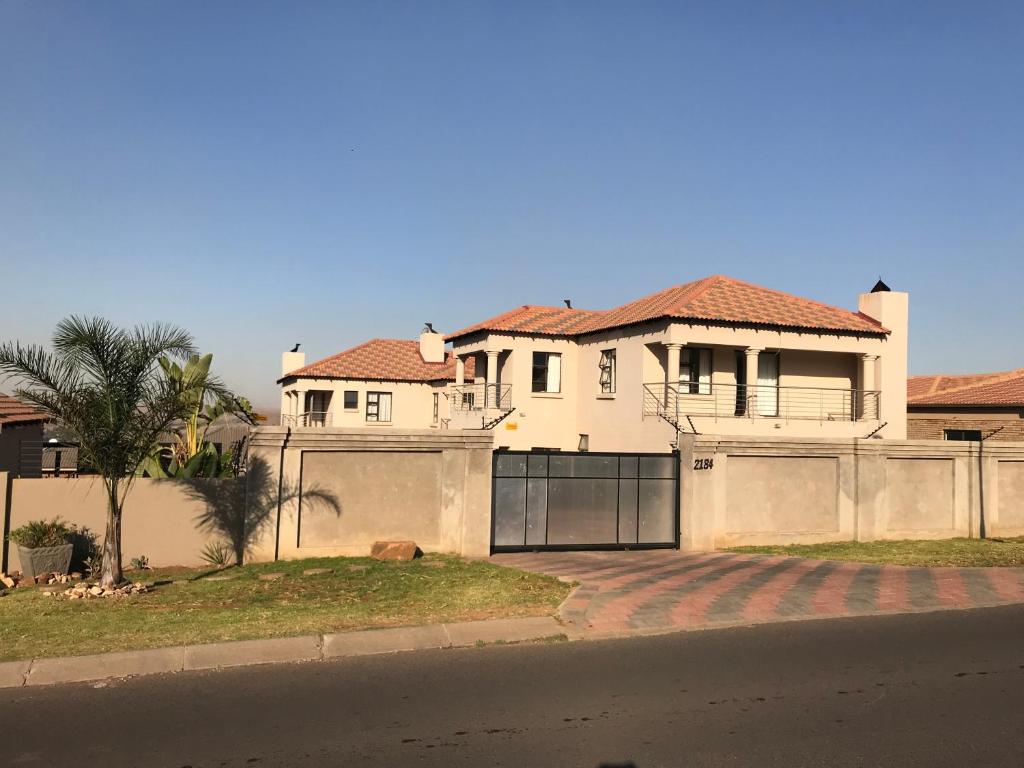 Malu Guest House — Hotel in Emalahleni