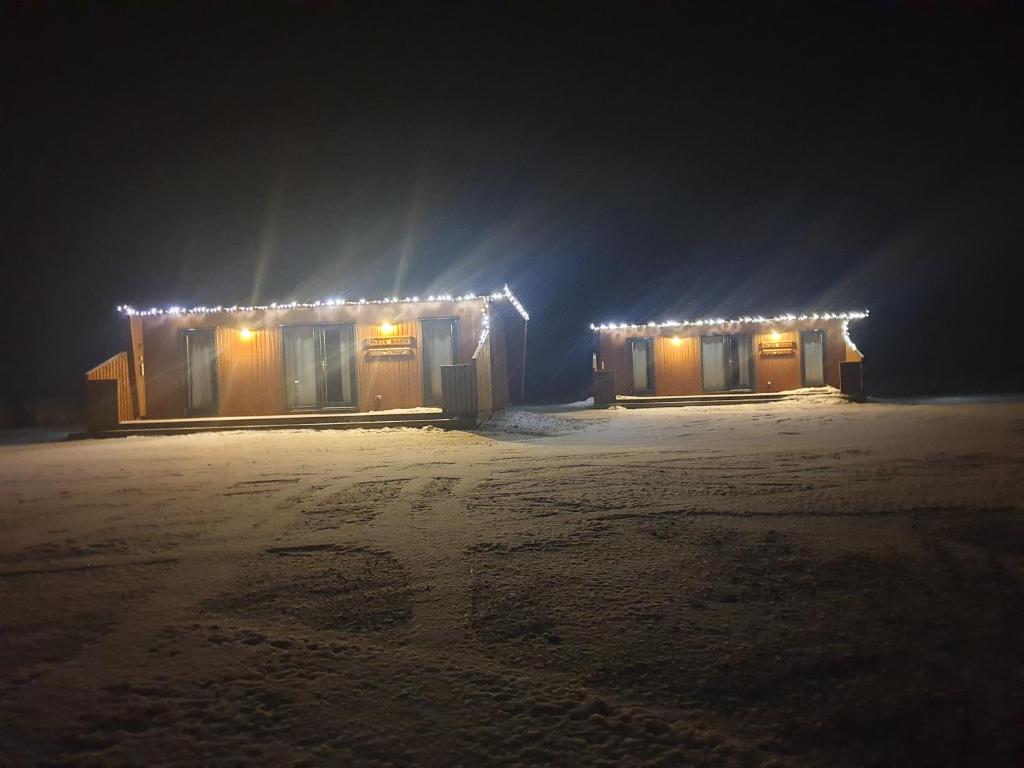 Black Beach Cottage Small 전경