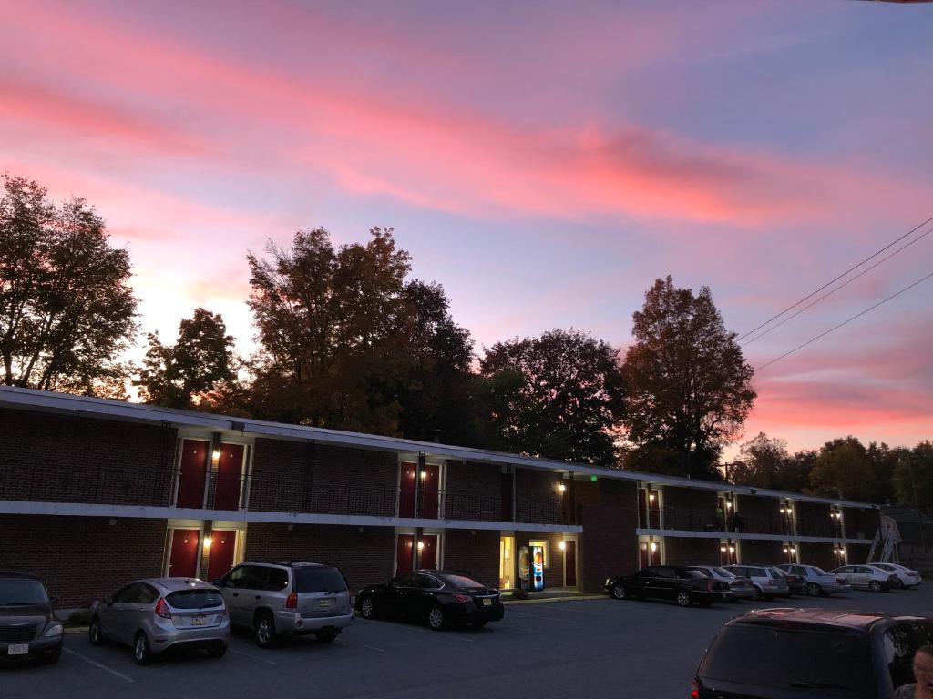 The Autumn Inn ViaMichelin HOTEL Bennington VT 05201