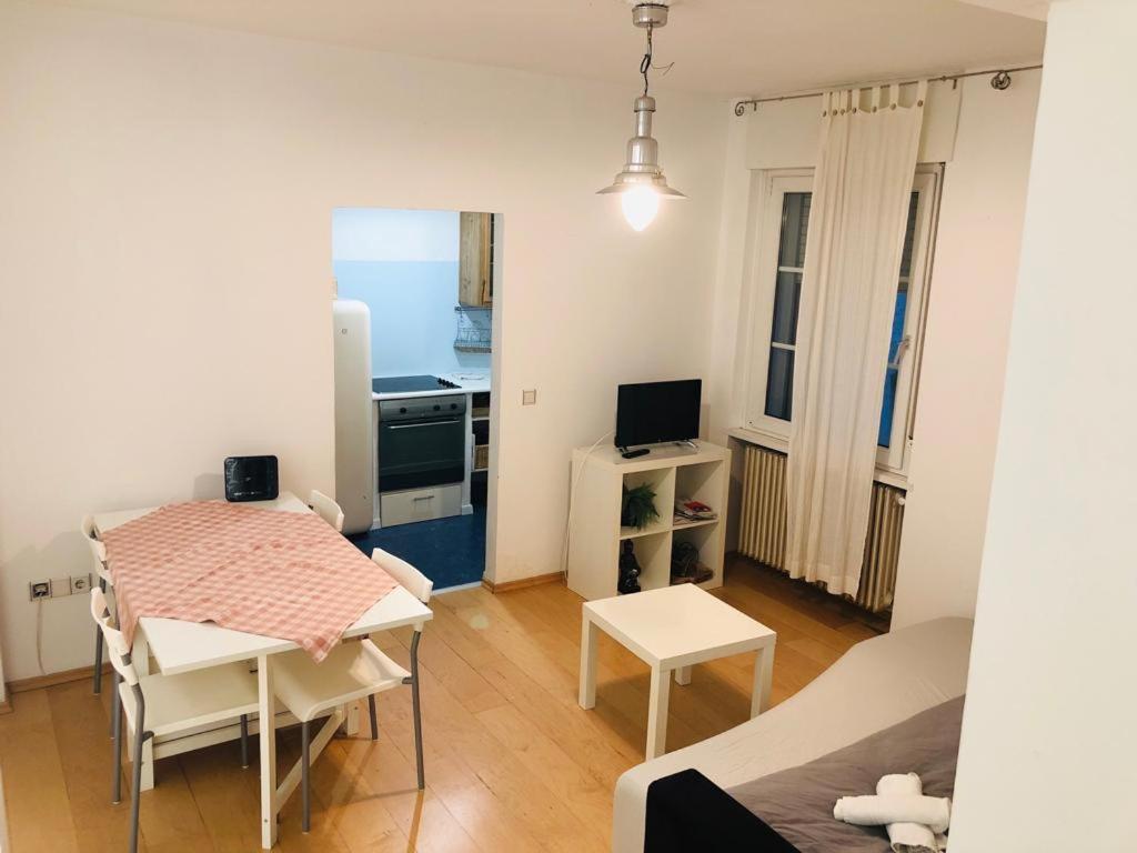Vintler Apartments - 2