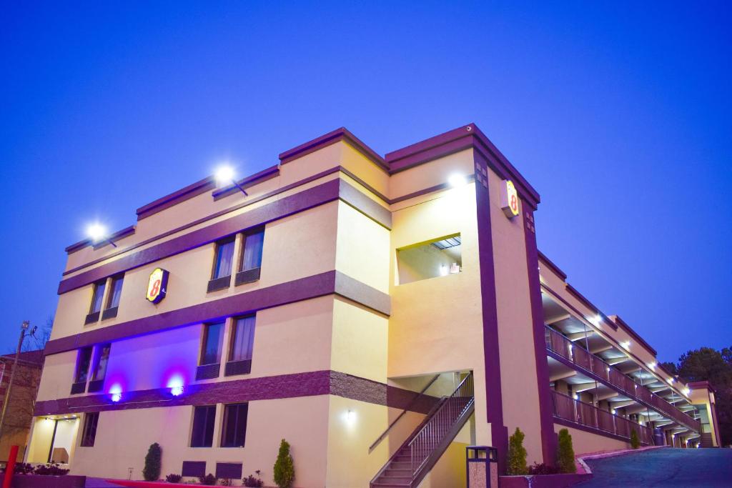 Super 8 Downtown Raleigh, Raleigh