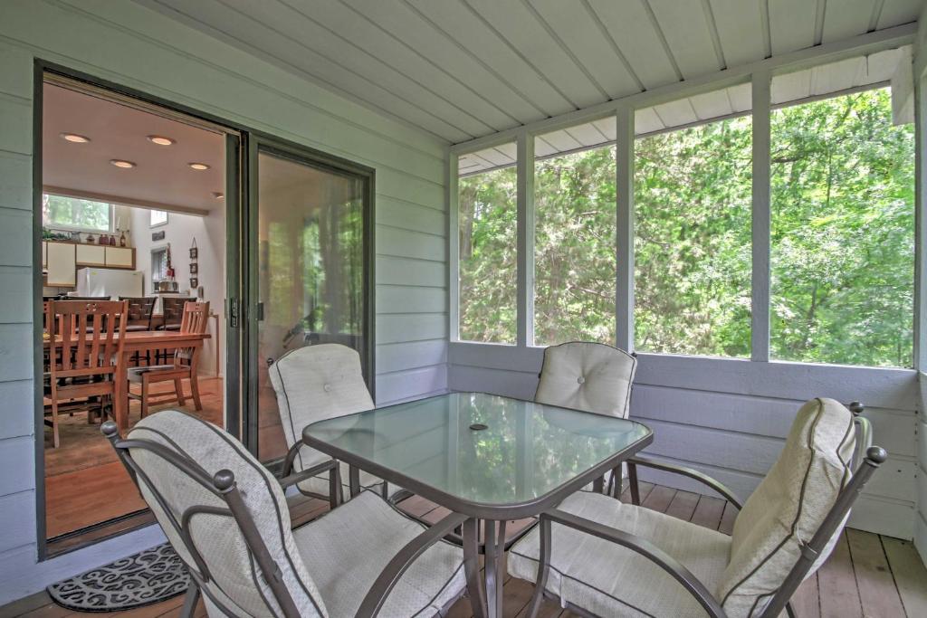 Nice Galena Home with Huge Patio, Hot Tub and Fire Pit (IL) reviews