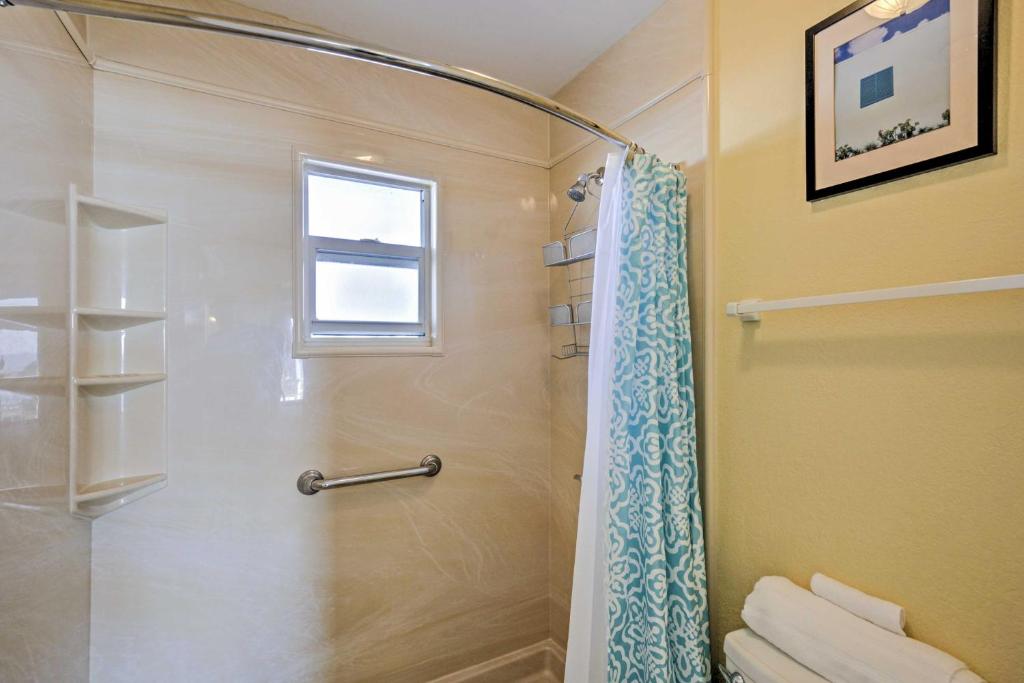Daytona Beach Studio with Oceanfront Balcony and Pool! photo