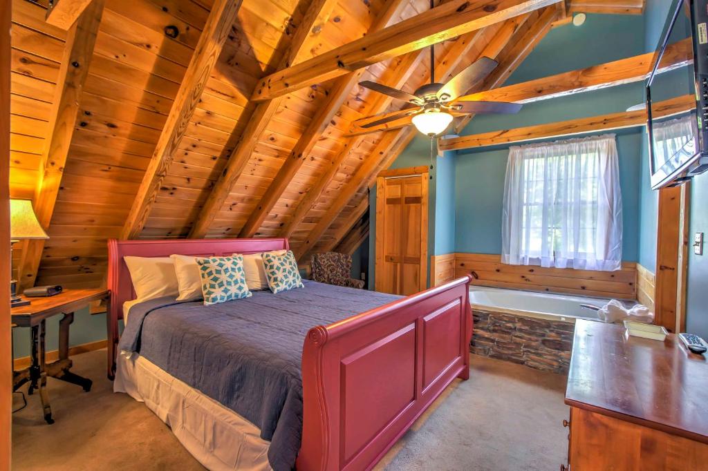 Pigeon Cabin w/Deck & Hot TubFresh Remodel! en Pigeon Tennessee, Estados Unidos