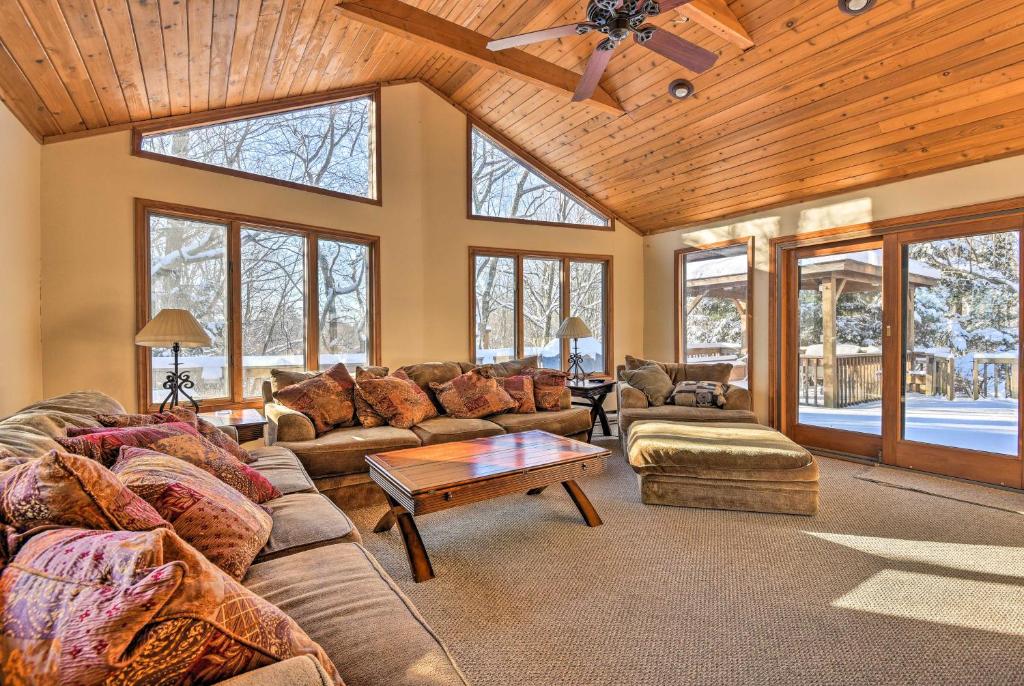 F199 Midlake Penthouse at Big Boulder Lake in Lake Harmony (PA