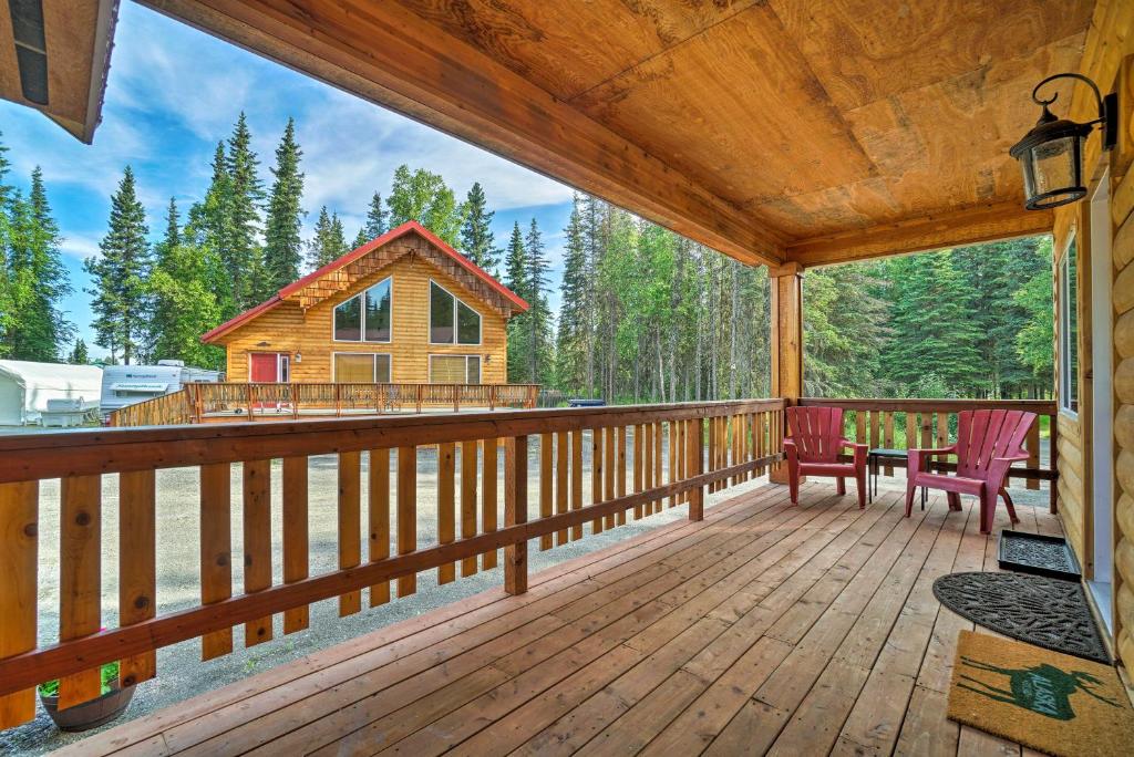 Soldotna Fishing Cabin about Half-Mi to Kenai River!