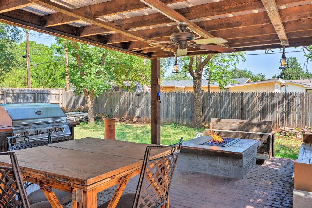 Rustic Farm Home W Patio Grill Fire Pit By Ttu In Lubbock Tx Reviews S Planet Of Hotels Rustic Farm Home W Patio Grill Fire, Rustic Outdoor Furniture Lubbock Tx