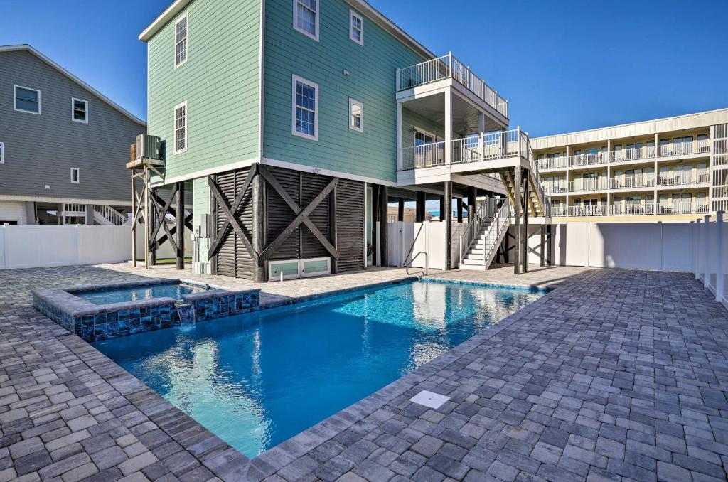 Spacious Murrells Inlet Hub with Pool, Walk to Shore, Myrtle Beach
