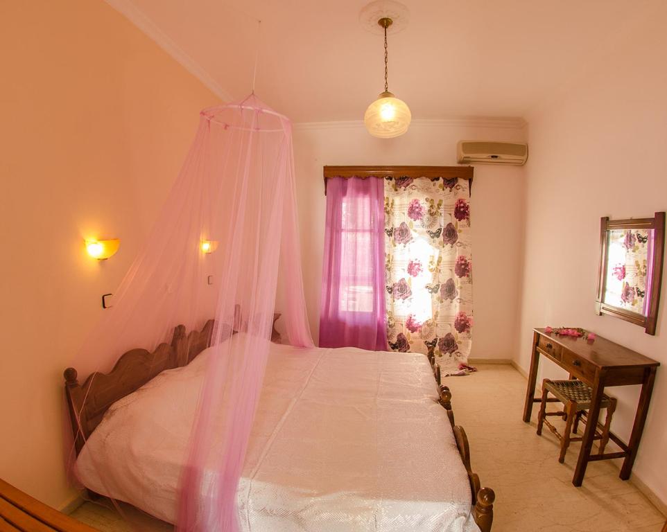 Takis Apartments — Hotel rooms in Sidari, Ionian Islands