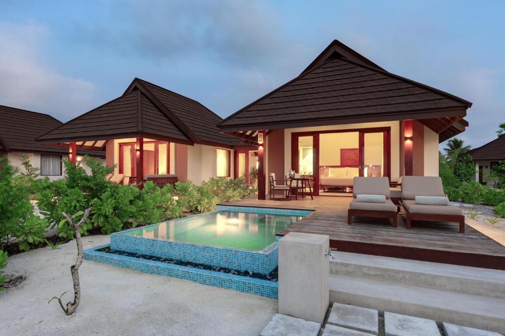 VARU by Atmosphere - Premium All Inclusive with Free Transfers — Hotel building in Kaafu Atoll, Kaafu