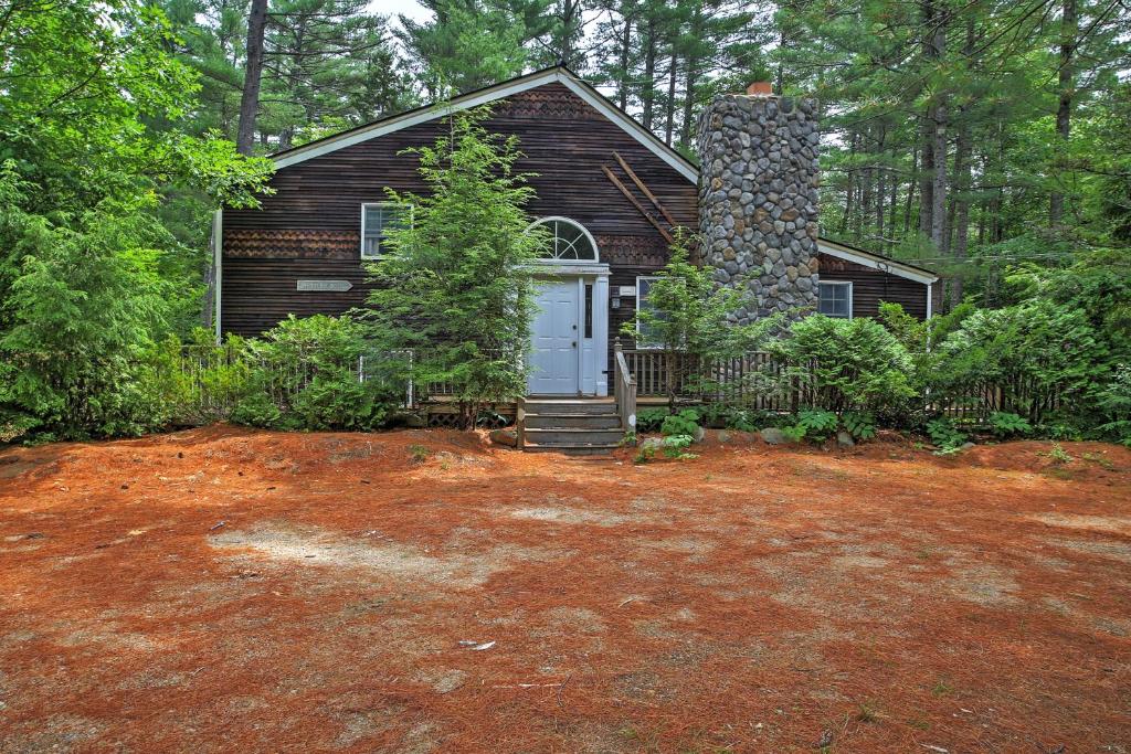 Inviting North Conway Cabin 3 Mi to Cranmore Mtn!, North Conway