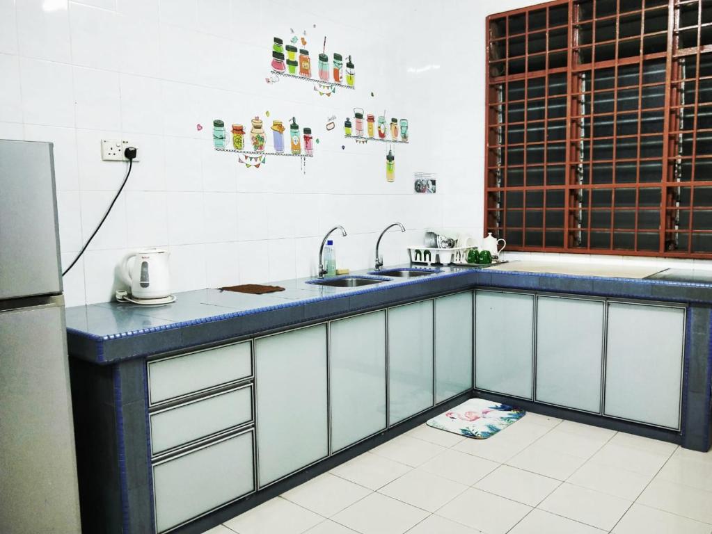 12 to 16 Guests Homestay - Happy Home Taman Bukit Kempas photo