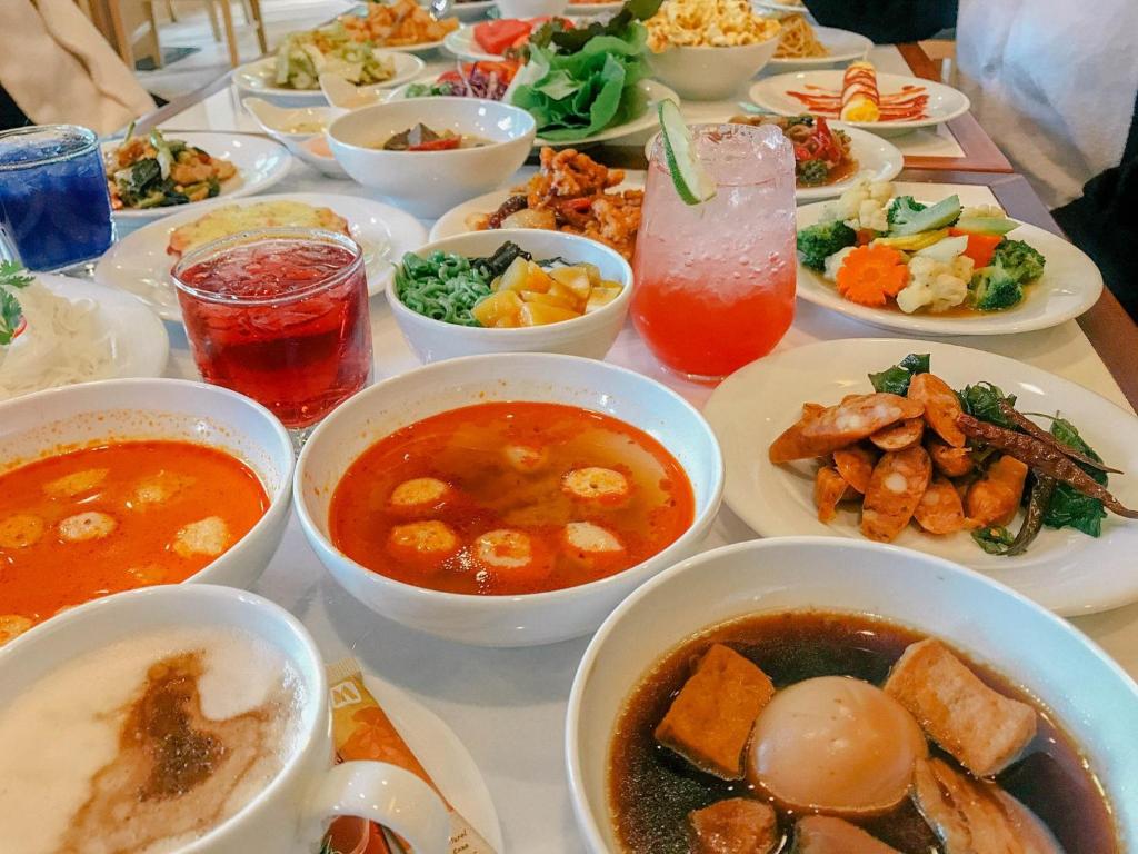 อาหารและเครื่องดื่ม