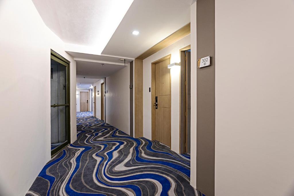 Exterior view, Sarrosa International Hotel and Residential Suites in Cebu