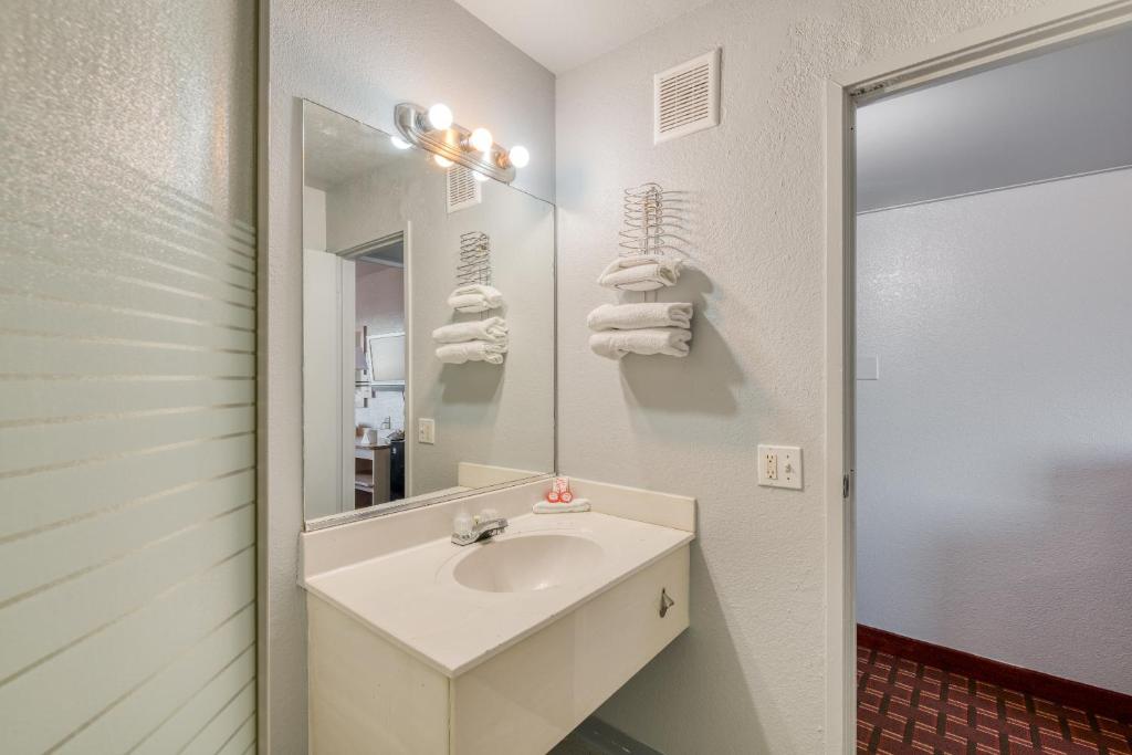 OYO Hotel Houston Southwest I-69 Photo 13