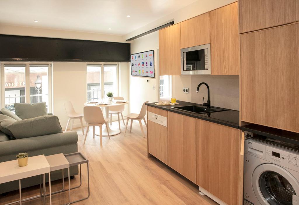 Apart 2 Opera New 2-3 Rooms for 4 guests - 2