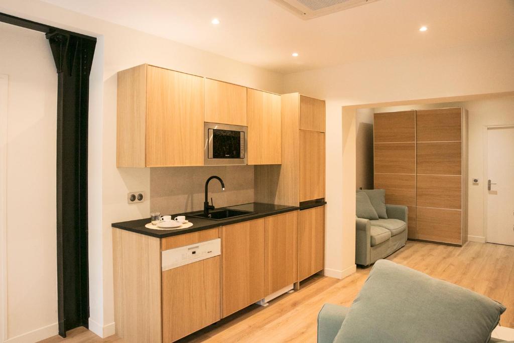 Apart 2 Opera New 2-3 Rooms for 4 guests - 5