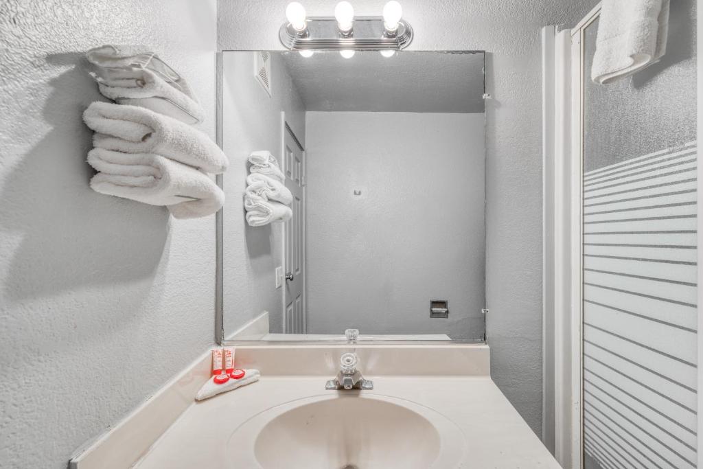 OYO Hotel Houston Southwest I-69 Photo 20