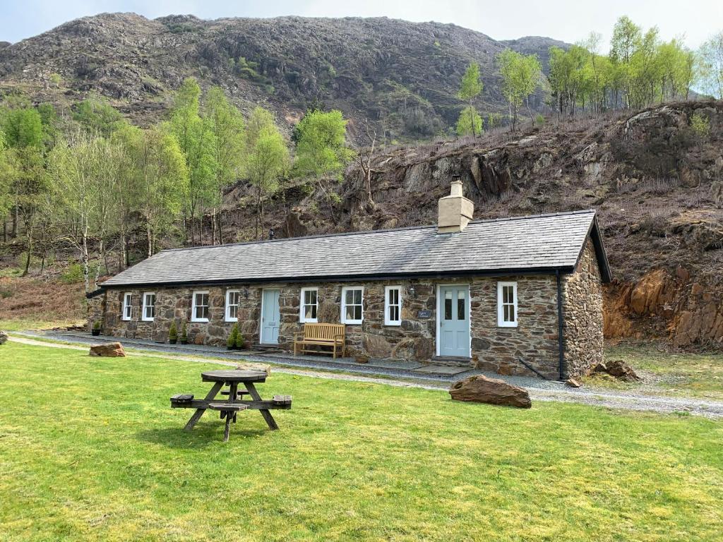 Sygun Cottage - Detached Cottage in the heart of the Snowdonia National Park, Beddgelert