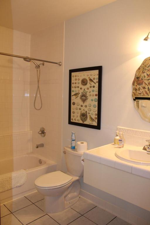 Maria's Creekside B&B photo