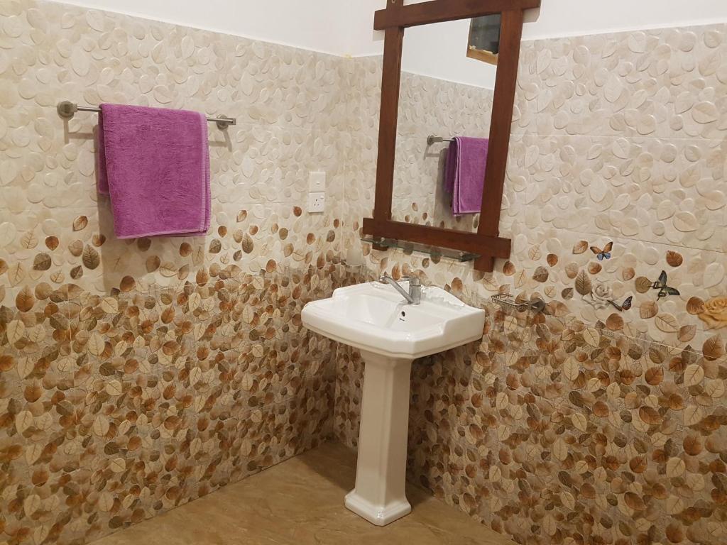 Secret Hill Resort photo