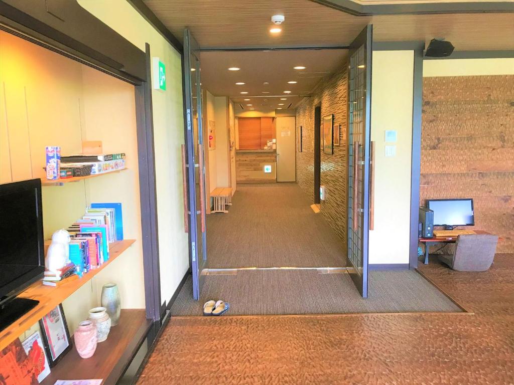 Shared lounge/TV area