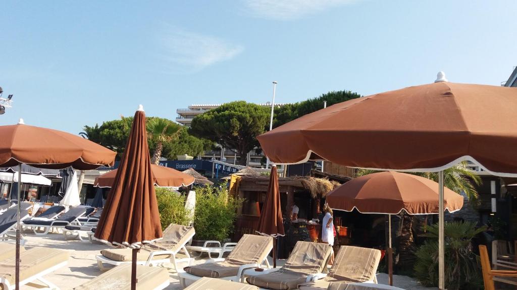 STUDIO 3mn A PIED DE LA PLAGE AVEC TERRASSE - 2