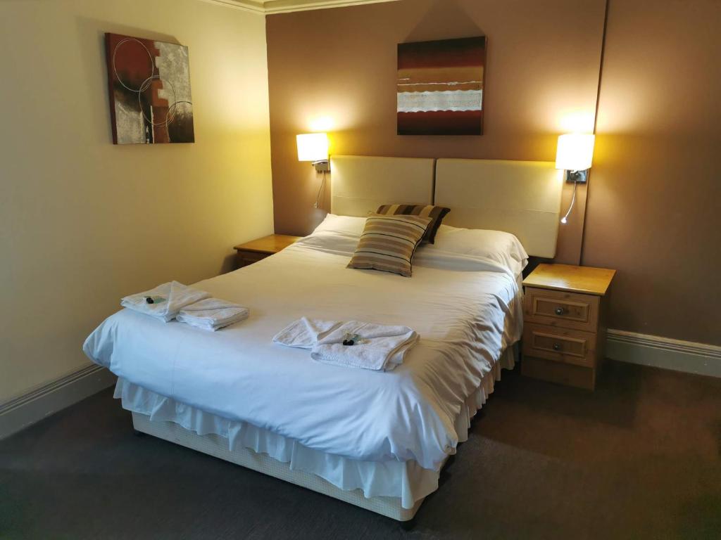 The Queens Hotel photo