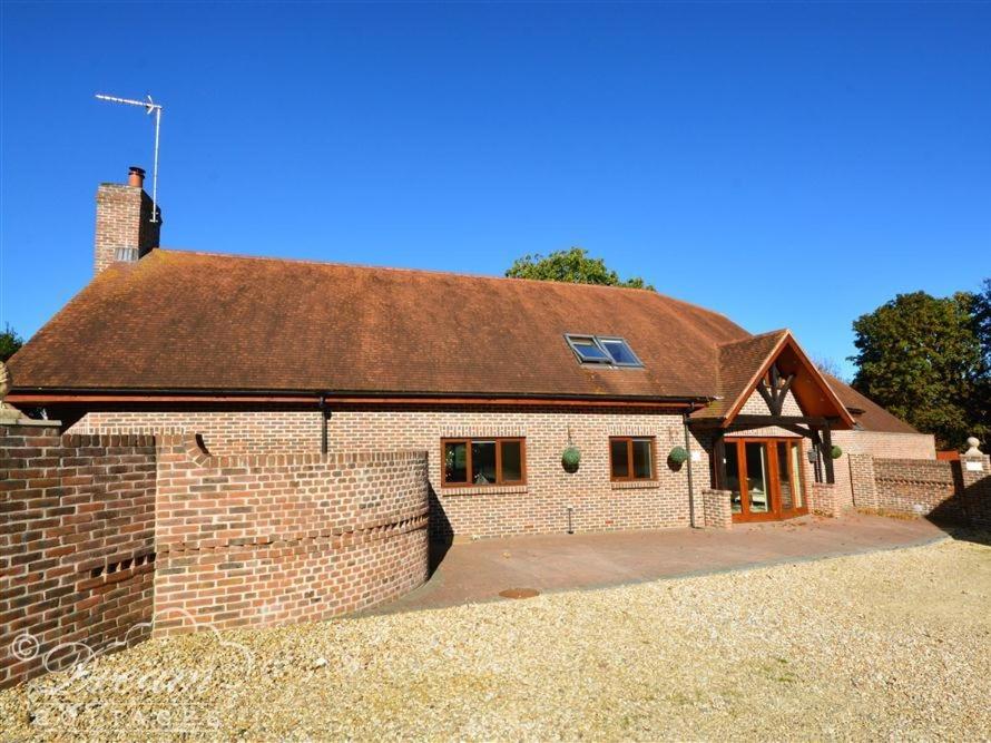 Baytree Lodge, Weymouth - pet-friendly stay