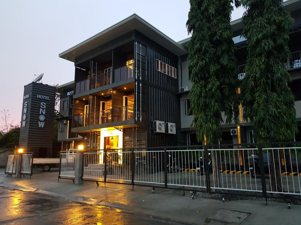 Hotel Snow photo
