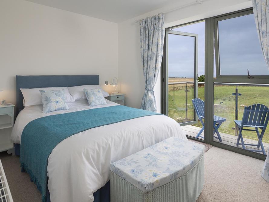 3 Ocean Reach, Salcombe photo 2
