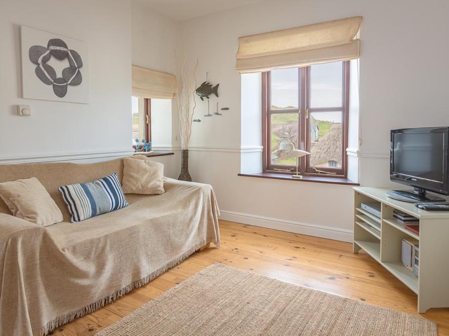 2 Armada House, Hope Cove photo 2