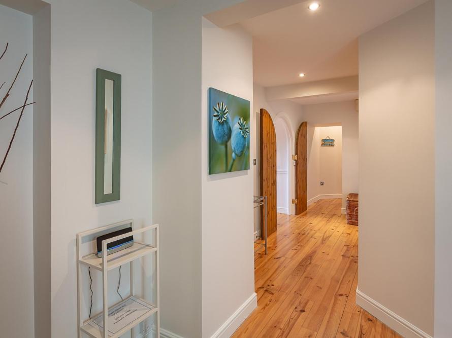 2 Armada House, Hope Cove photo 3