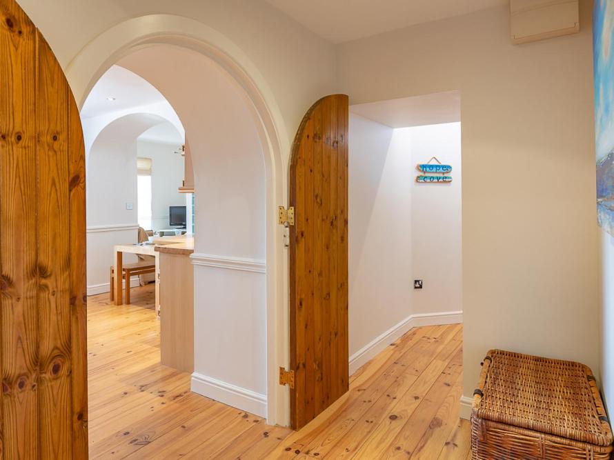 2 Armada House, Hope Cove photo 5