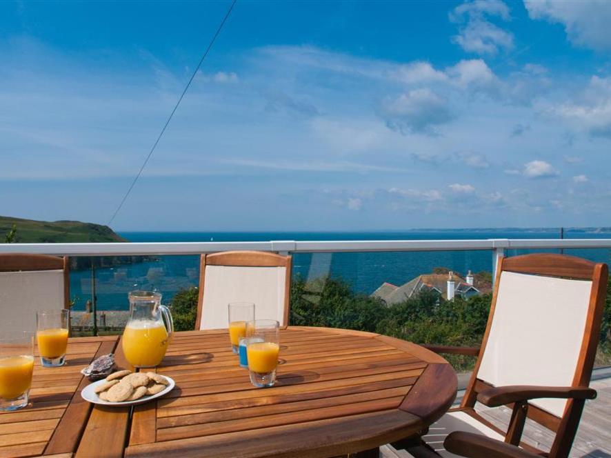 Greystone, Hope Cove photo 3